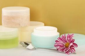 Rejuvenating face creams at home